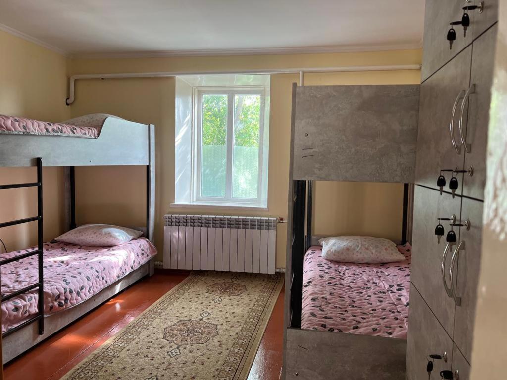 The Nest Hostel Каракол Екстер'єр фото