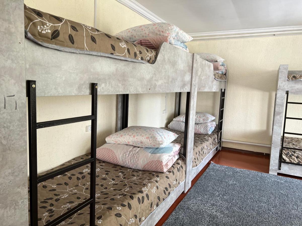 The Nest Hostel Каракол Екстер'єр фото