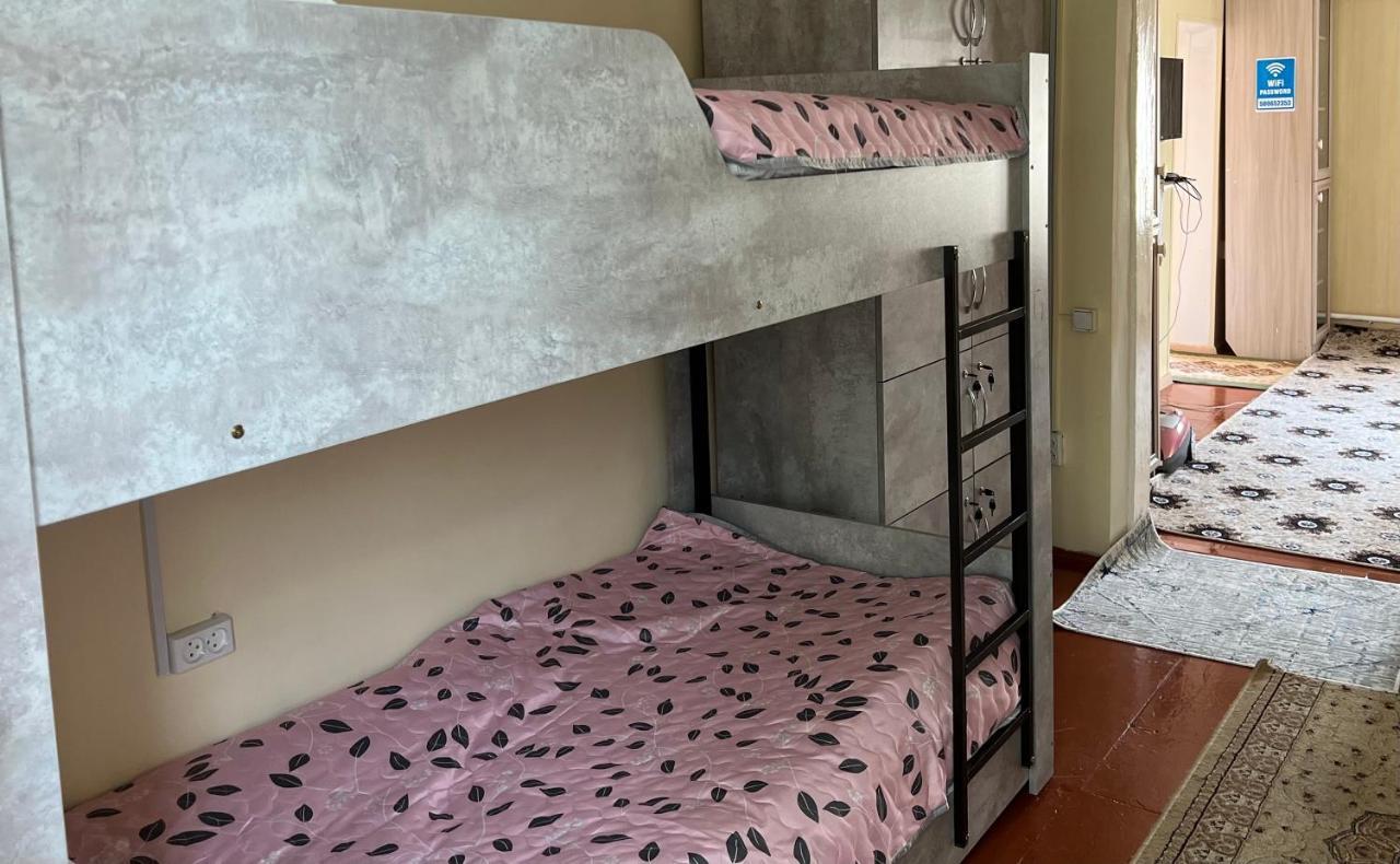 The Nest Hostel Каракол Екстер'єр фото